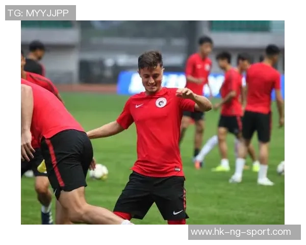 辽足球迷激情四溢的歌曲汇聚了我们的梦想与热爱，唱响属于辽足的荣耀与希望